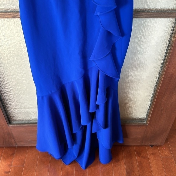 Marchesa Notte
Royal Blue Ruffle Gown size 4 - Picture 9 of 17